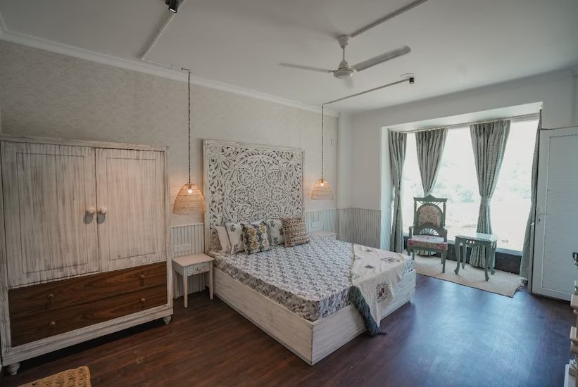 aloha on the ganges premium apartment